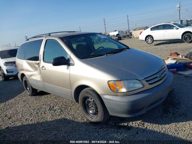  Salvage Toyota Sienna