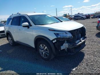  Salvage Nissan Pathfinder