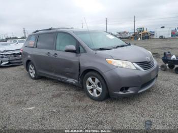  Salvage Toyota Sienna