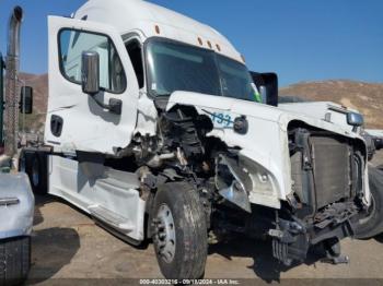  Salvage Freightliner Cascadia 125