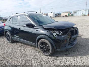  Salvage Nissan Kicks