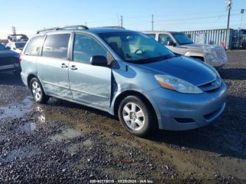  Salvage Toyota Sienna