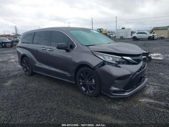  Salvage Toyota Sienna