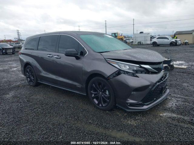  Salvage Toyota Sienna