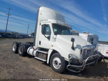  Salvage Freightliner Cascadia 125