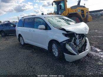  Salvage Toyota Sienna