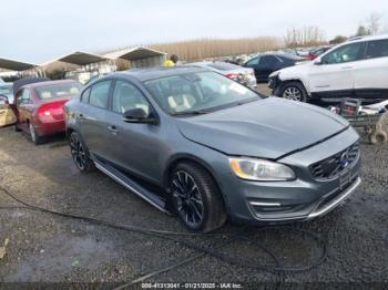  Salvage Volvo S60 Cross Country