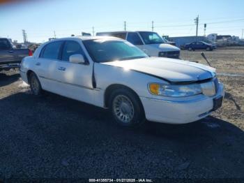  Salvage Lincoln Towncar