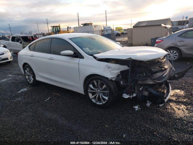  Salvage Chrysler 200