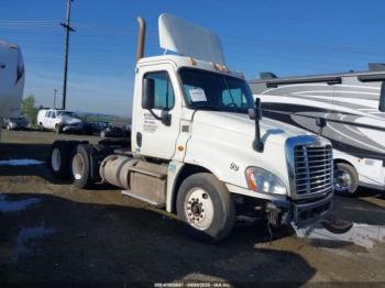  Salvage Freightliner Cascadia 125