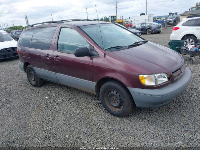  Salvage Toyota Sienna