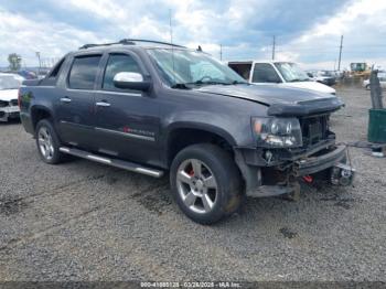  Salvage Chevrolet Avalanche 1500