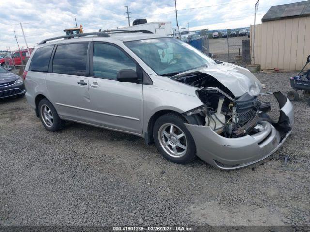  Salvage Toyota Sienna
