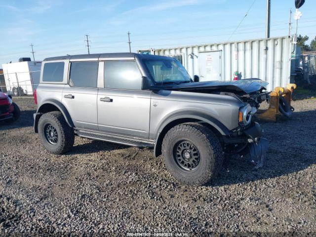  Salvage Ford Bronco
