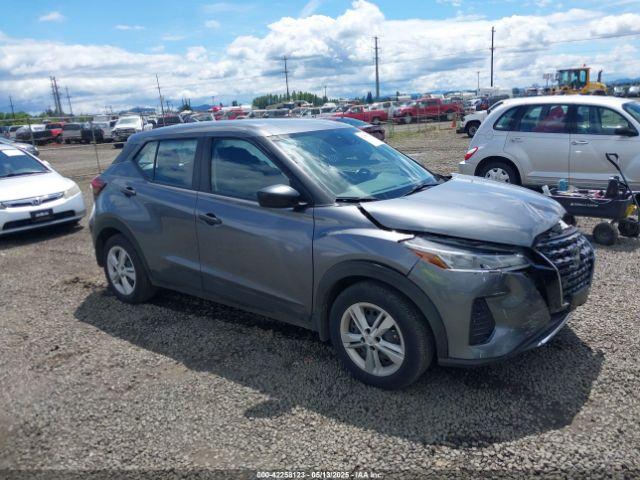  Salvage Nissan Kicks