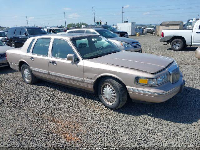  Salvage Lincoln Towncar