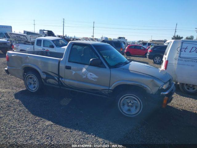  Salvage Chevrolet S-10