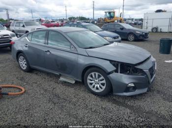  Salvage Nissan Altima