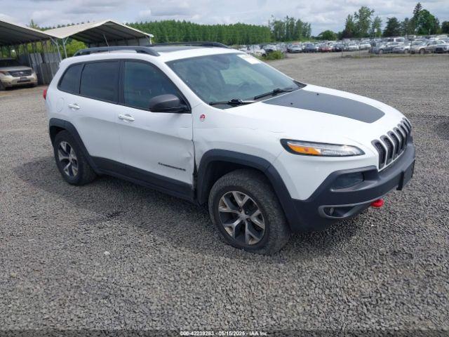  Salvage Jeep Cherokee