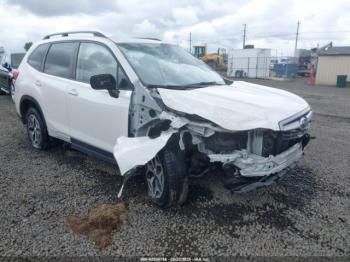  Salvage Subaru Forester
