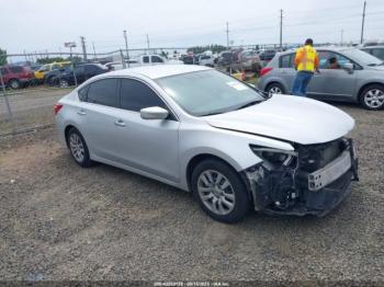  Salvage Nissan Altima