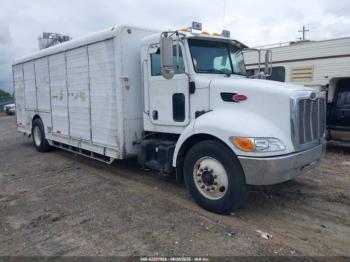  Salvage Peterbilt 335