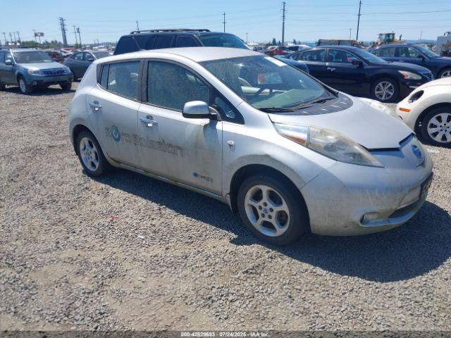  Salvage Nissan LEAF