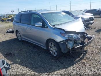  Salvage Toyota Sienna