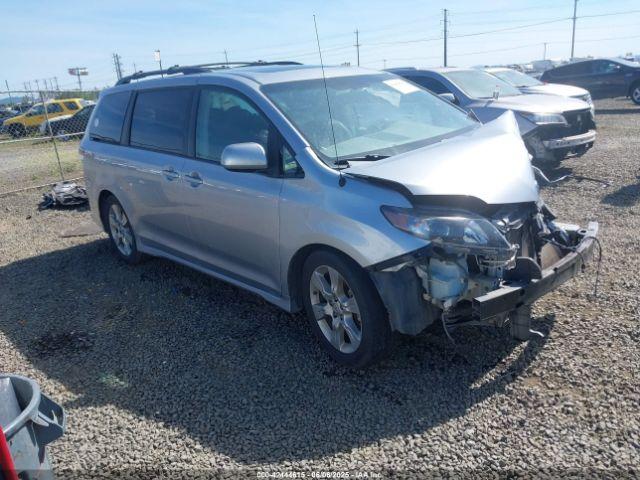 Salvage Toyota Sienna