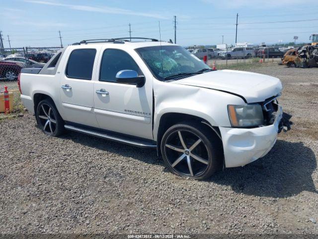  Salvage Chevrolet Avalanche 1500