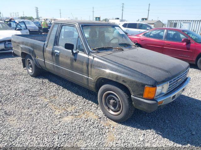  Salvage Toyota Pickup