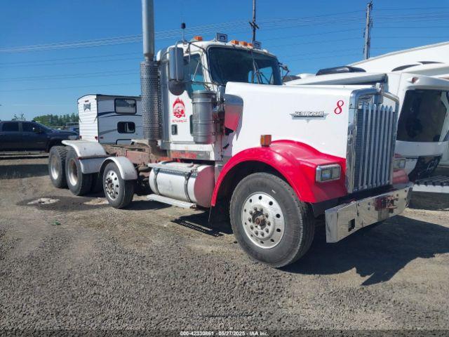  Salvage Kenworth W900