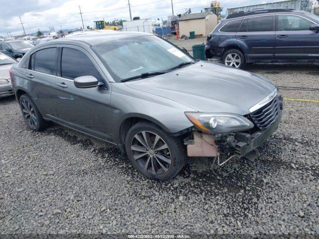  Salvage Chrysler 200