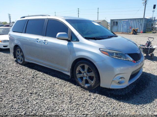  Salvage Toyota Sienna