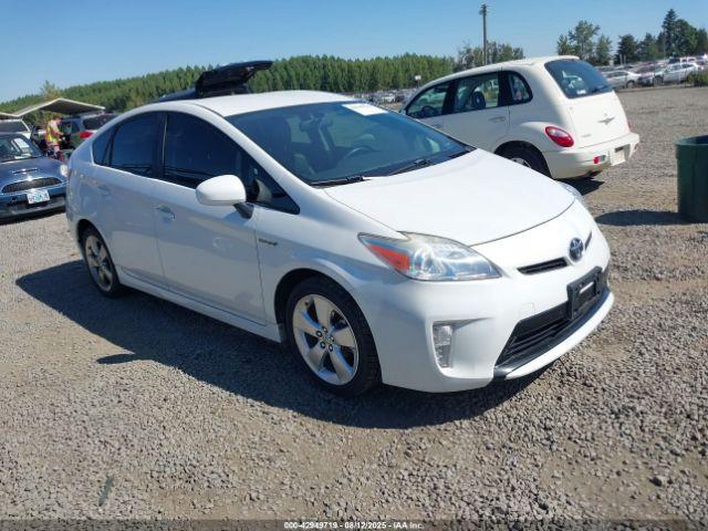  Salvage Toyota Prius