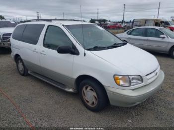  Salvage Toyota Sienna