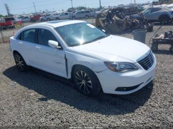 Salvage Chrysler 200