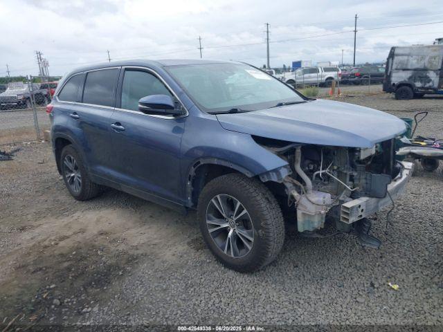  Salvage Toyota Highlander