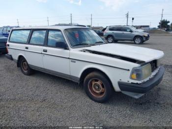  Salvage Volvo 245