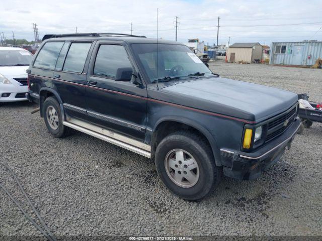  Salvage Chevrolet Blazer