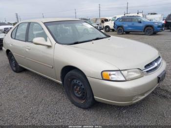  Salvage Nissan Altima