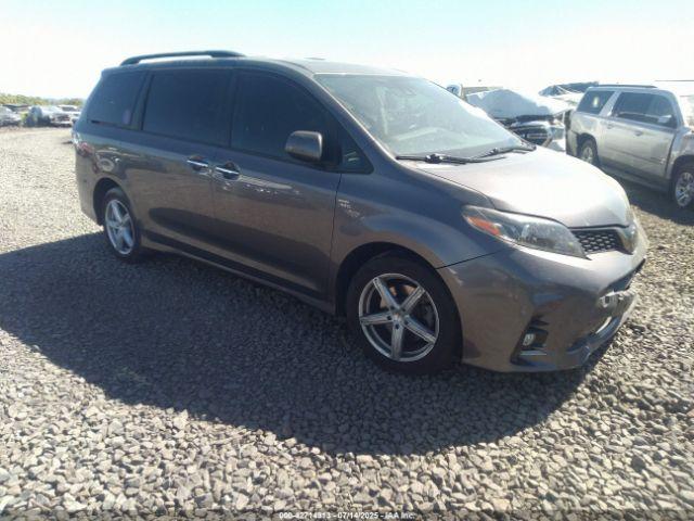 Salvage Toyota Sienna