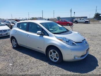 Salvage Nissan LEAF