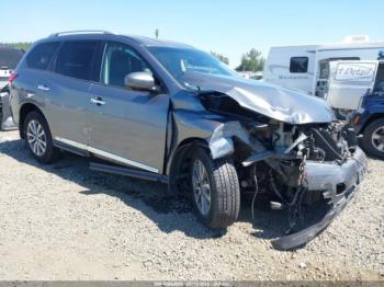 Salvage Nissan Pathfinder