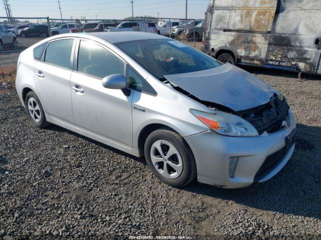  Salvage Toyota Prius