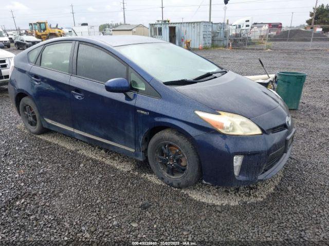  Salvage Toyota Prius