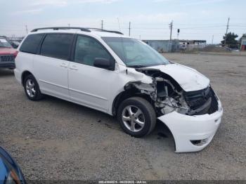 Salvage Toyota Sienna