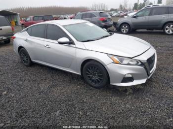  Salvage Nissan Altima