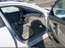 Toyota Camry Le Image 4