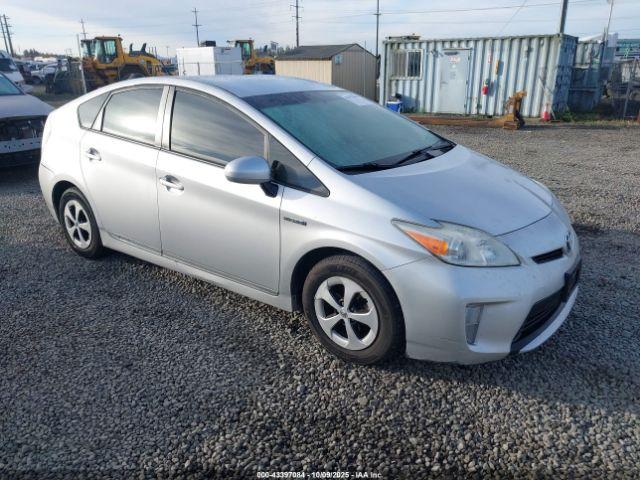  Salvage Toyota Prius